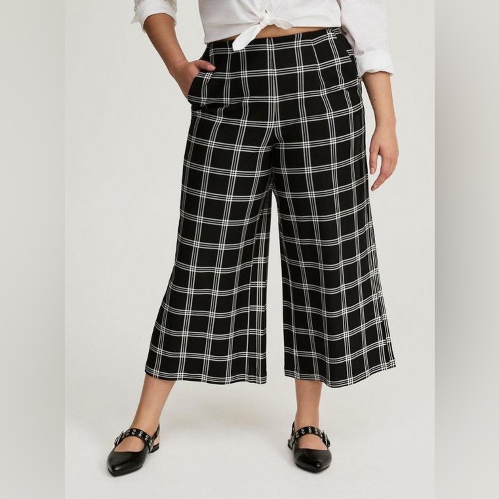 Torrid Black and White Wide Leg Pants